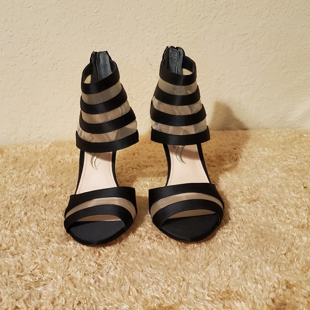 Nina Black Peep Toe Sandal Heels womens size 6..